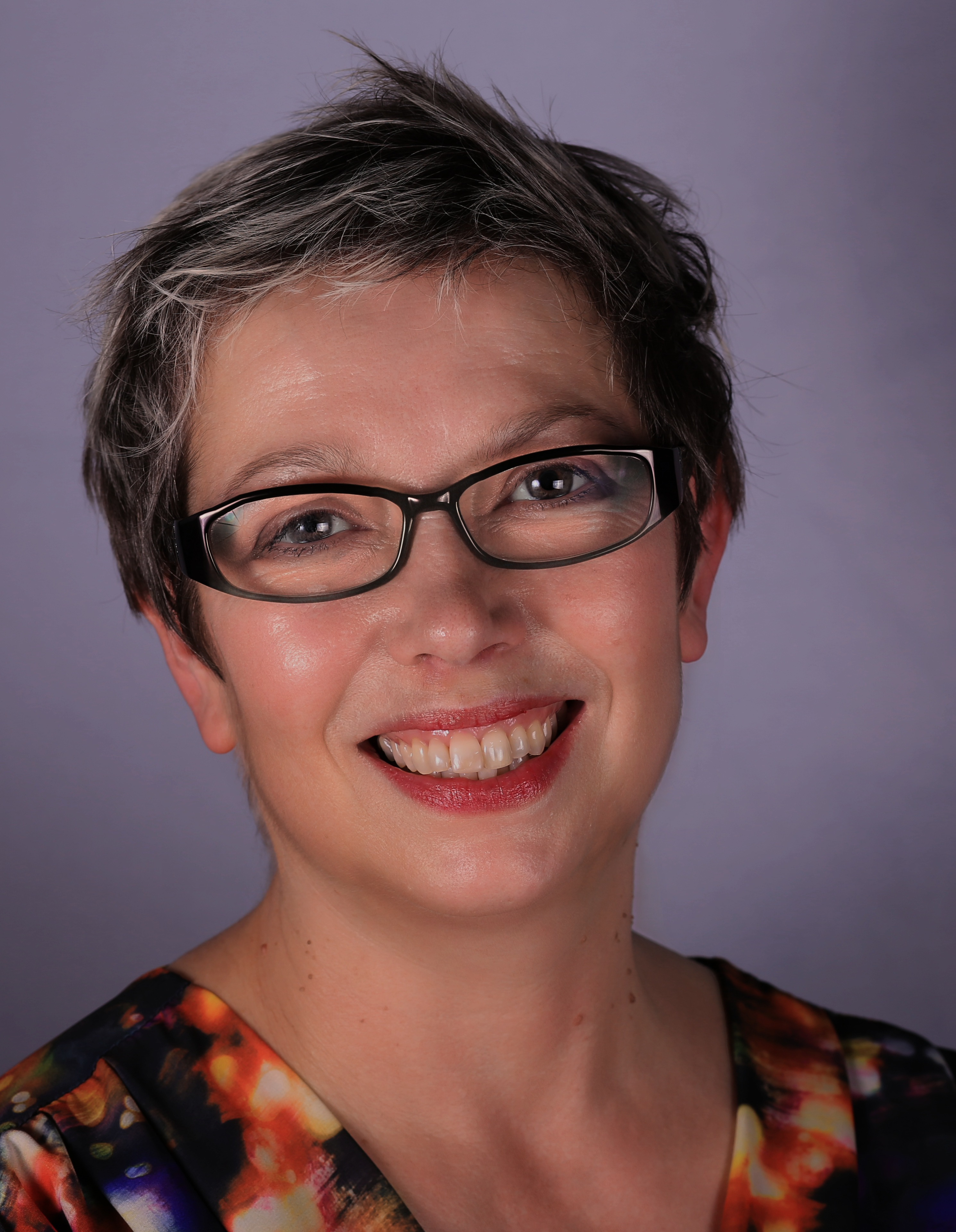 photo of Dawn Hartley courtesy of Viktoria Begg